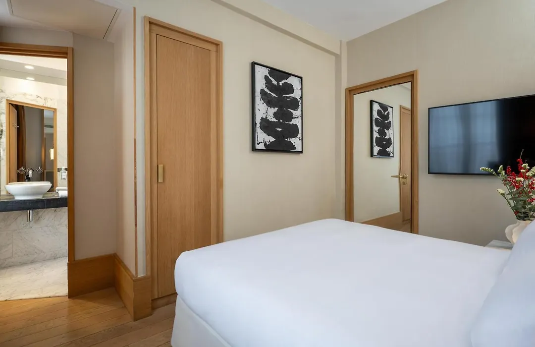 Le Belgrand Hotel Paris Champs Elysees, Tapestry By Hilton-1