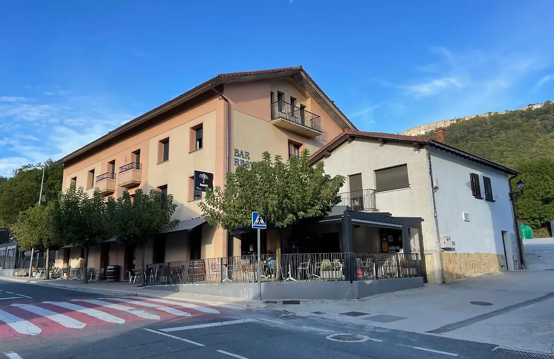 Hostal Ibaisek-1