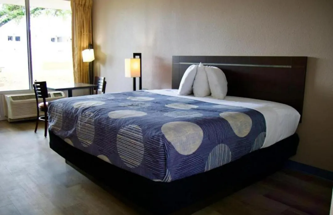 Heritage Inn & Suites By Capital O Baton Rouge I 10-1