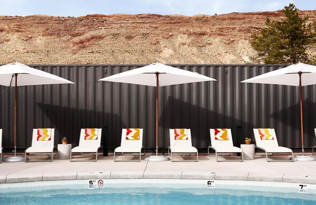 Slackline Moab, Outset Collection By Hilton-1
