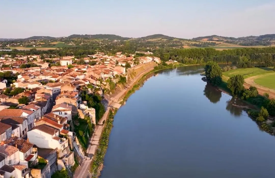 CÔTE GARONNE le BALCON DES DAMES -hôtel et restaurant- Tonneins Fauillet Marmande - vue panoramique bord de Garonne chambres climatisées-1
