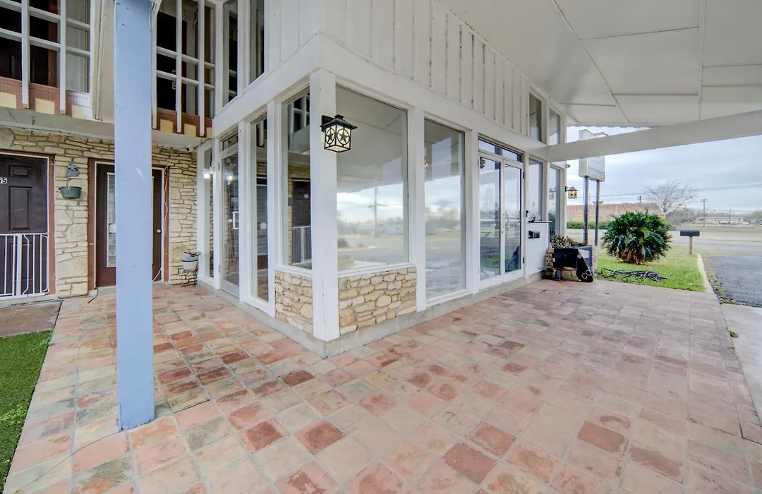 Cannon Inn By Capital O Gonzales Tx-1