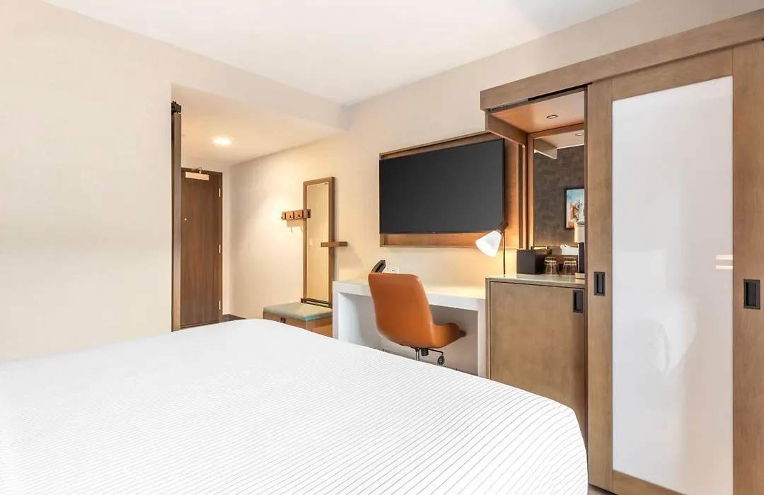 Cambria Hotel Denver Downtown Rino-1