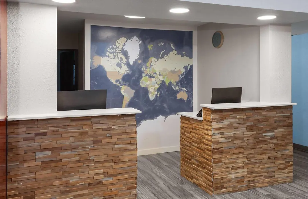 Days Inn By Wyndham Waukegan Great Lakes-Free Breakfast And Naval Base Shuttle-1