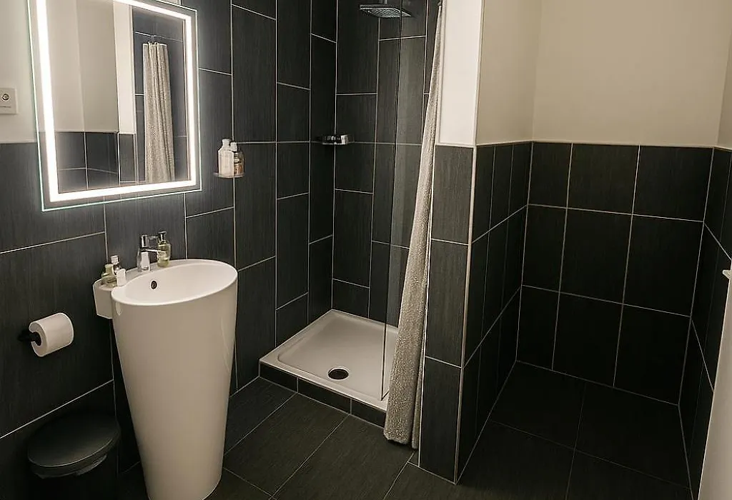 La Suite Hotel - Self Check-in-1
