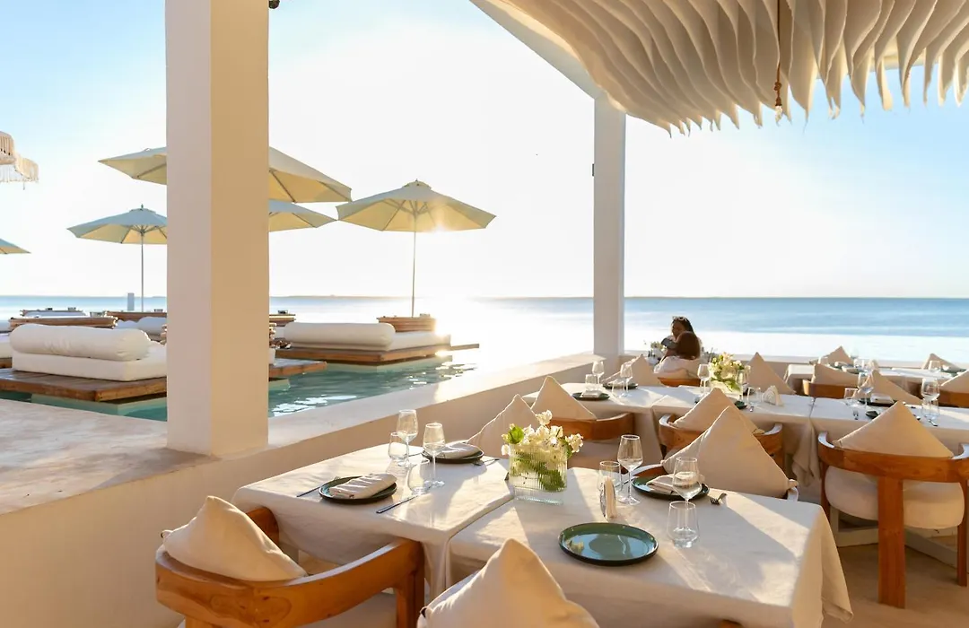 Le Saint Tropez-1