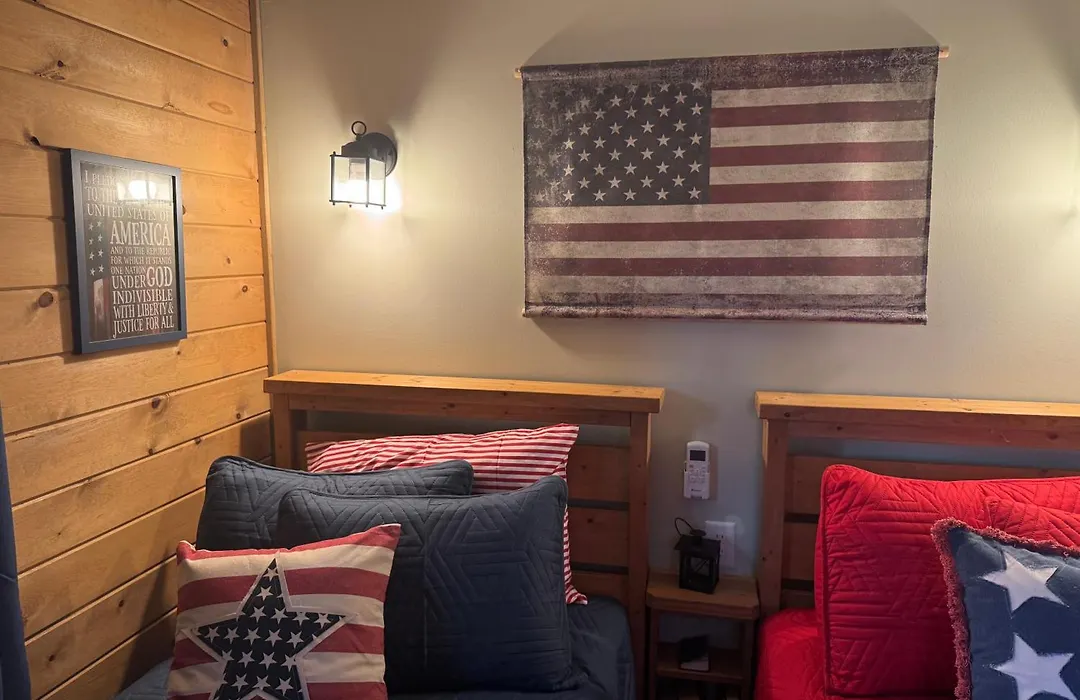 Whispering Woods Cabins & Grill-1