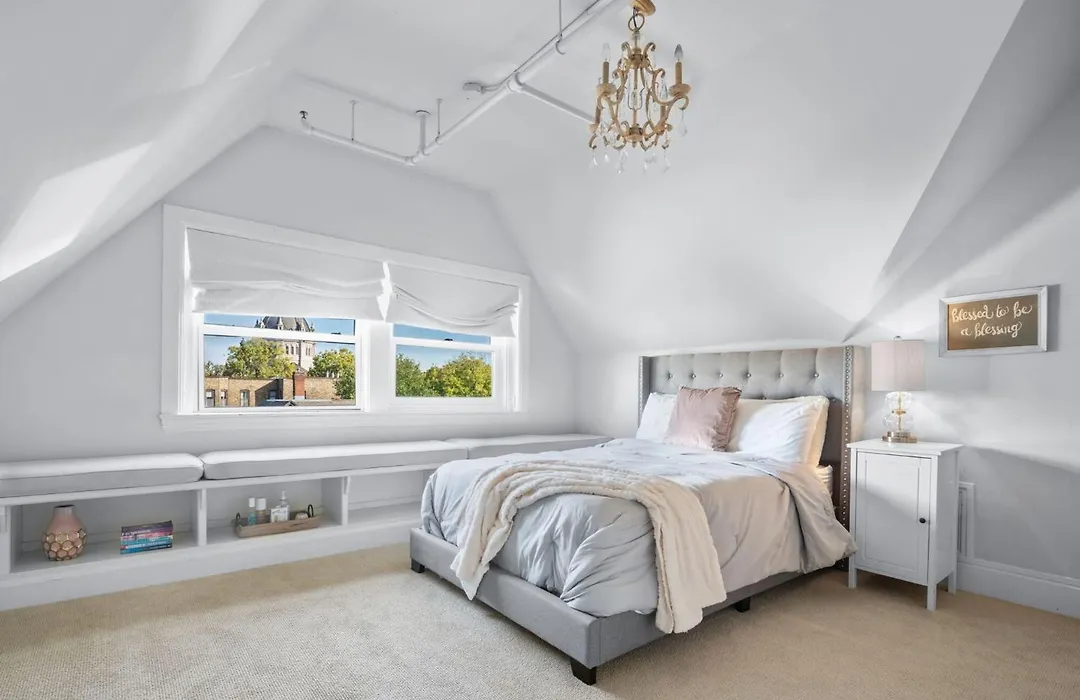 The New Victorian Mansion Bed & Breakfast-1