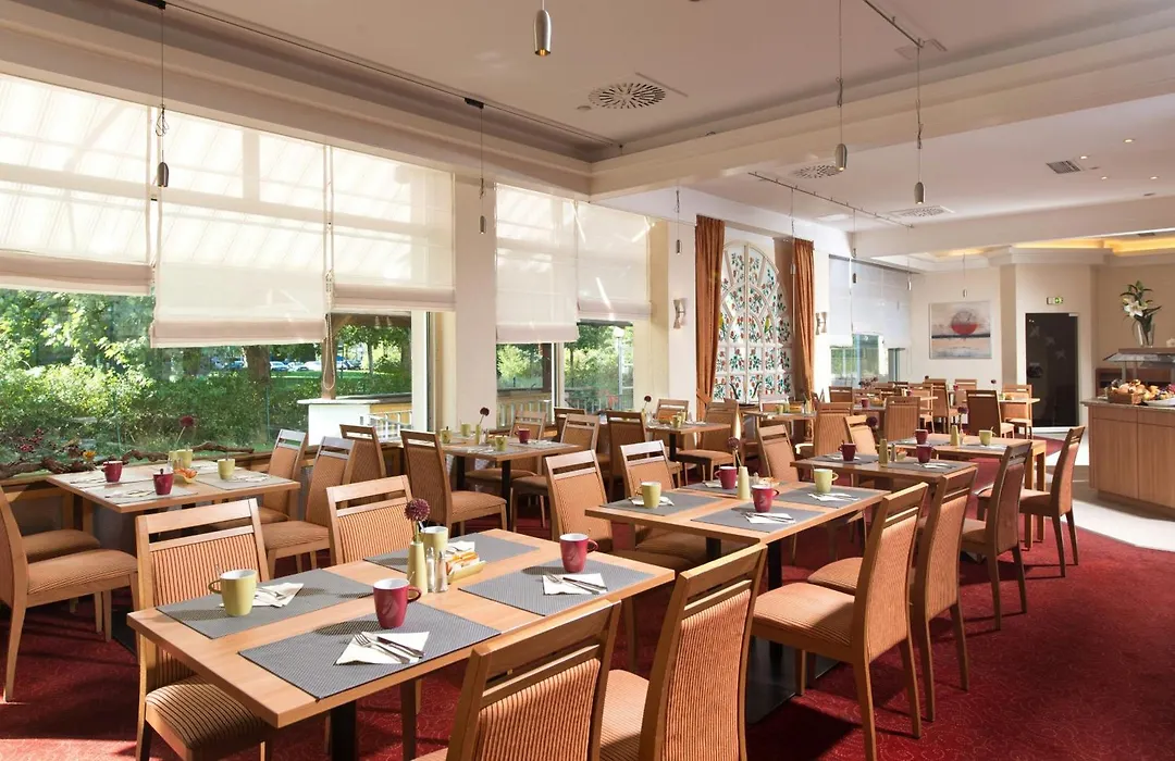 Leonardo Hotel Karlsruhe-1
