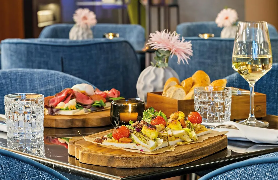 Leonardo Hotel Esslingen-1