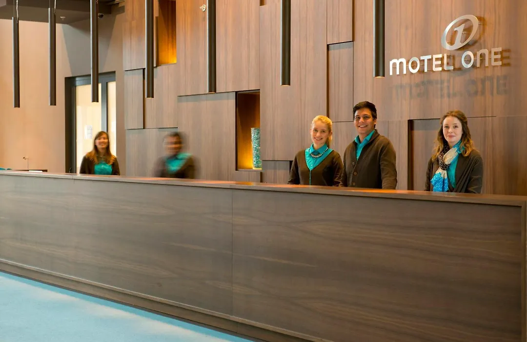 Motel One Muenchen-Campus-1