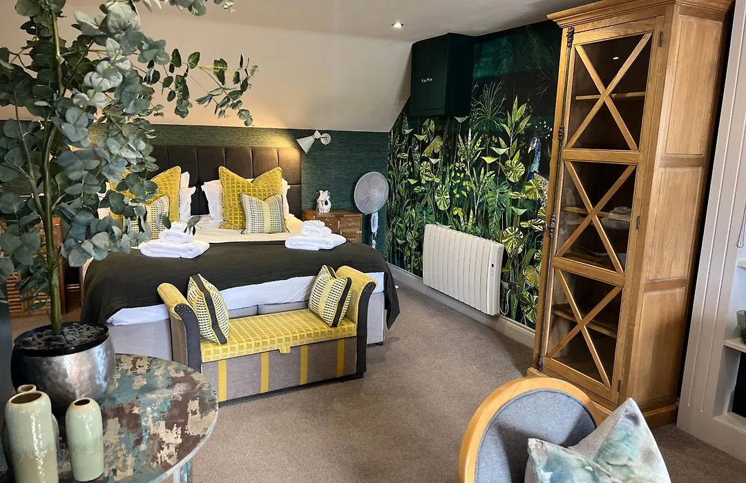 No33 Thornham Boutique Suites-1
