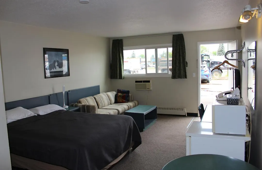 Plains Motor Inn-1