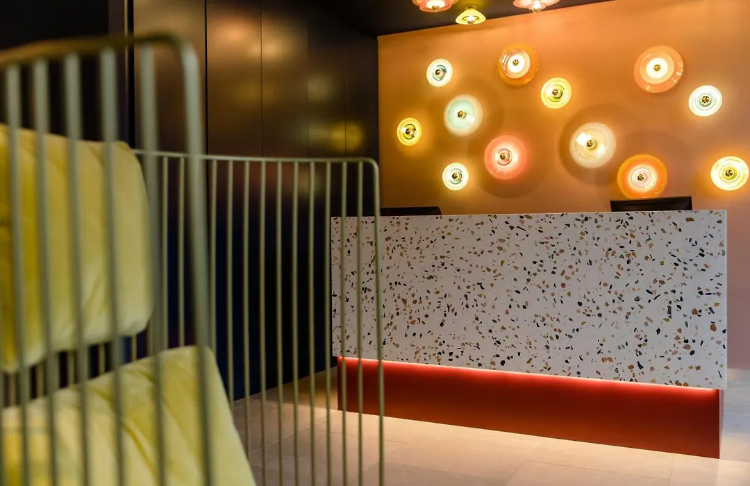 Motel One Rotterdam-1