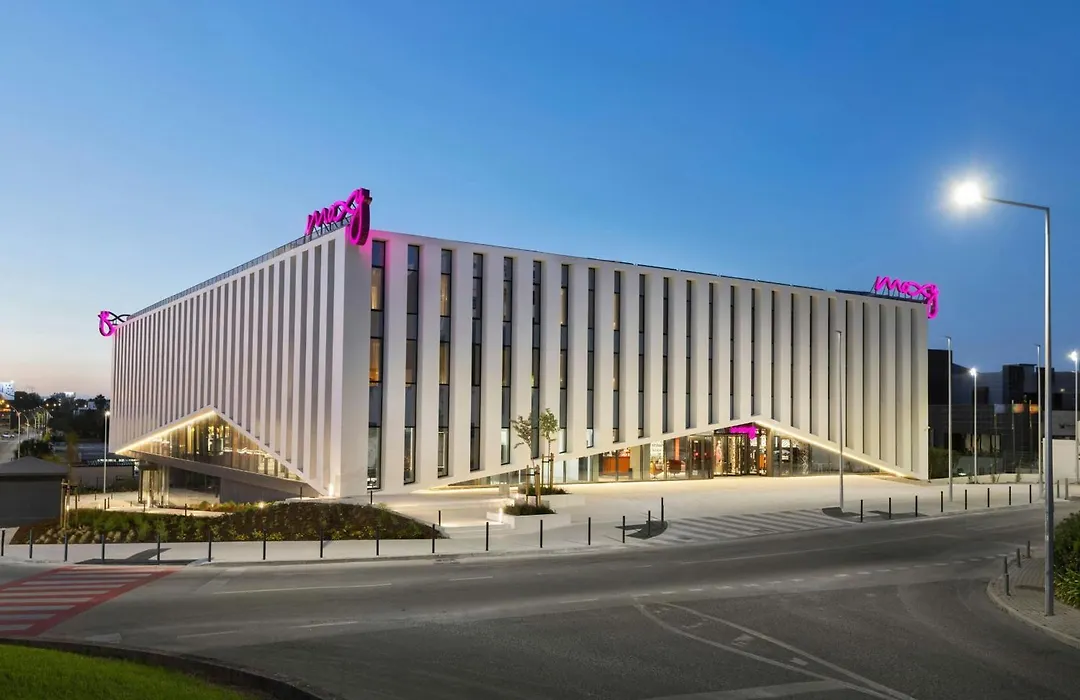 Moxy Alfragide Lisboa-1