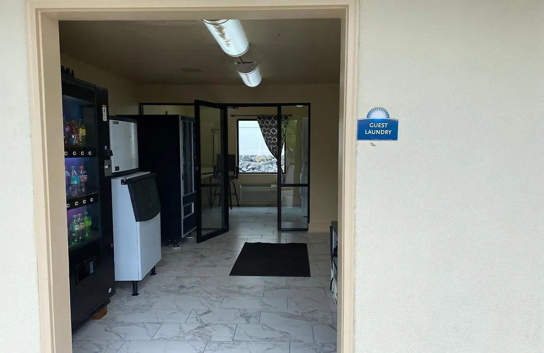 Sunshine Inn-1