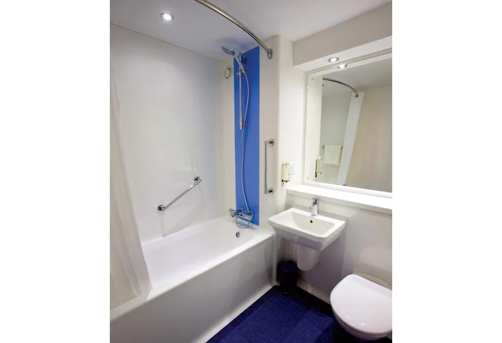 Travelodge Llanelli Cross Hands-1
