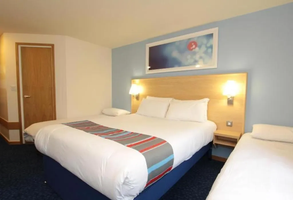 Travelodge Cardiff M4-1