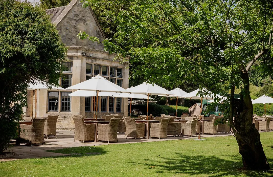 The Hare & Hounds Hotel-1