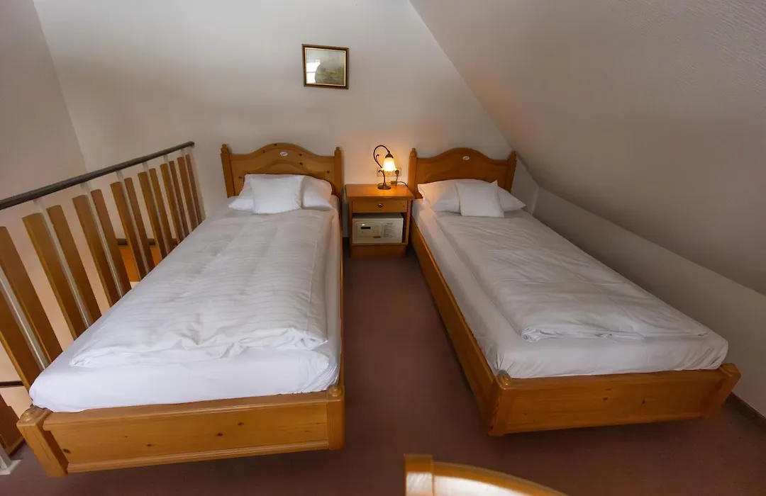 Landhotel Buchenhof Garni-1