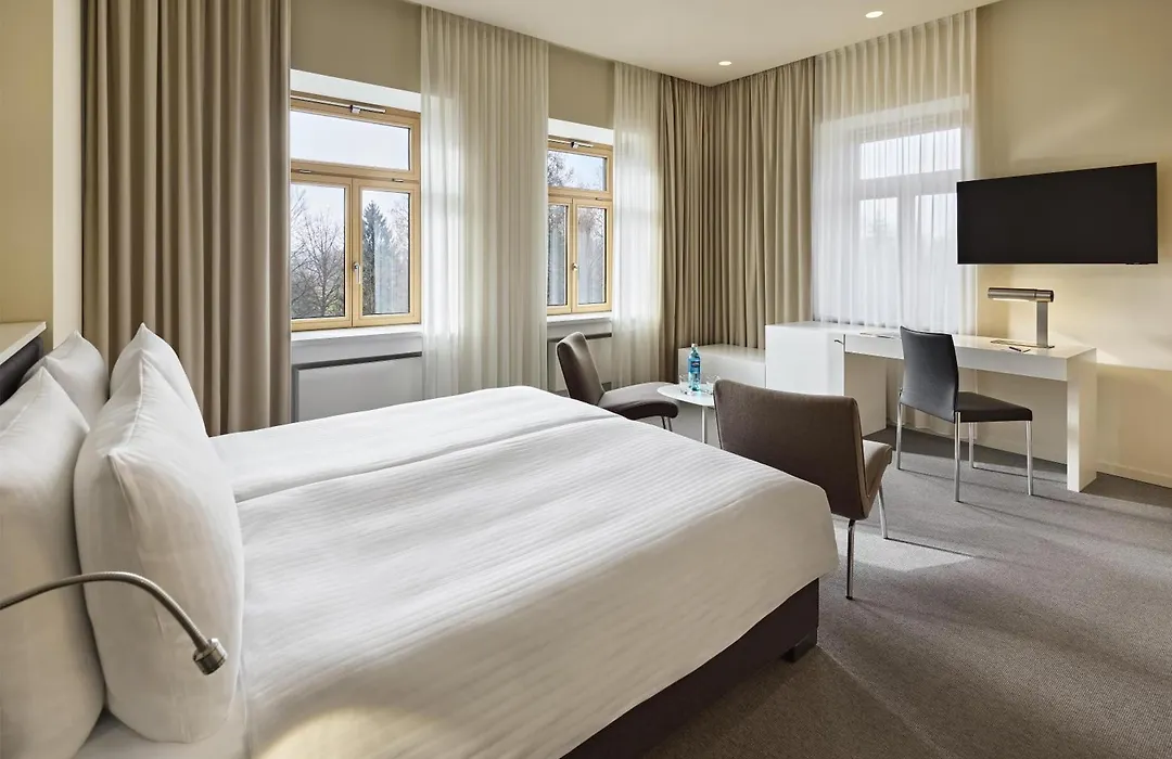 Dorint Parkhotel Jordanbad-1