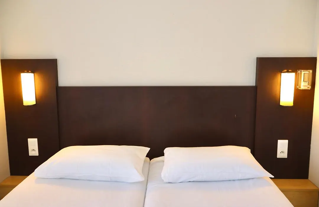 Fasthotel Reims-Taissy-1