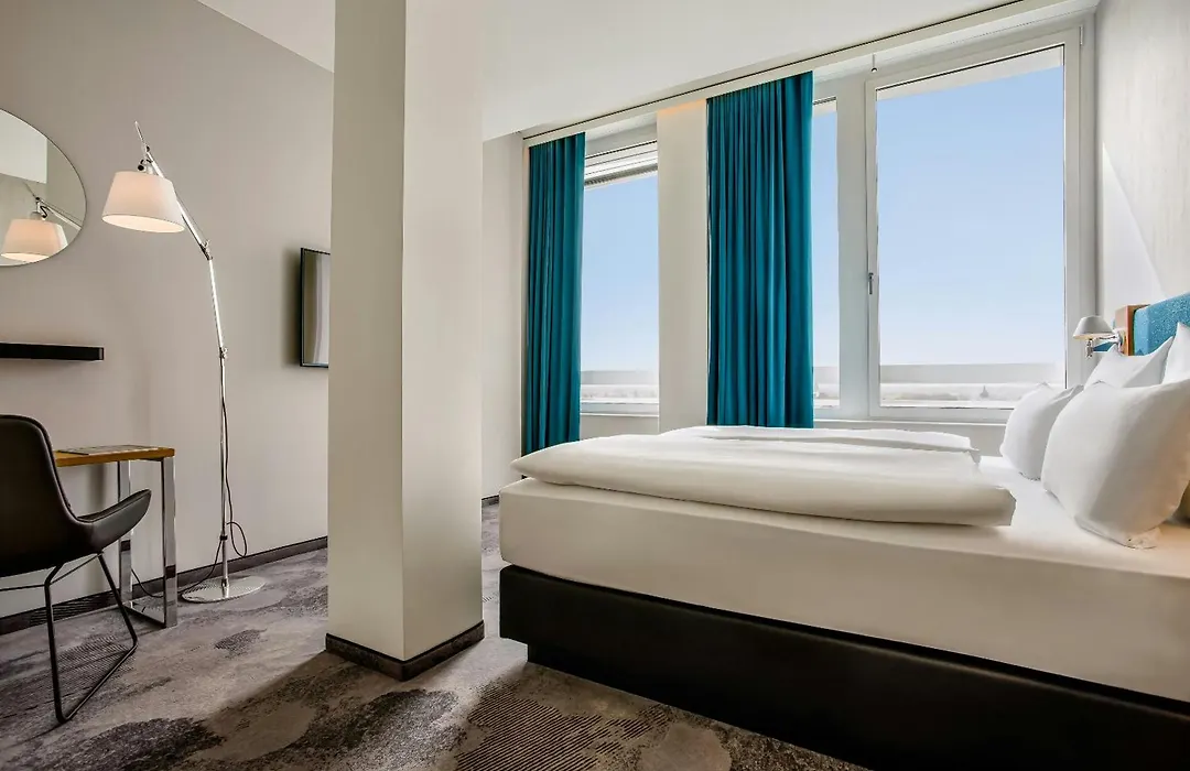 Motel One Muenchen-Campus-1
