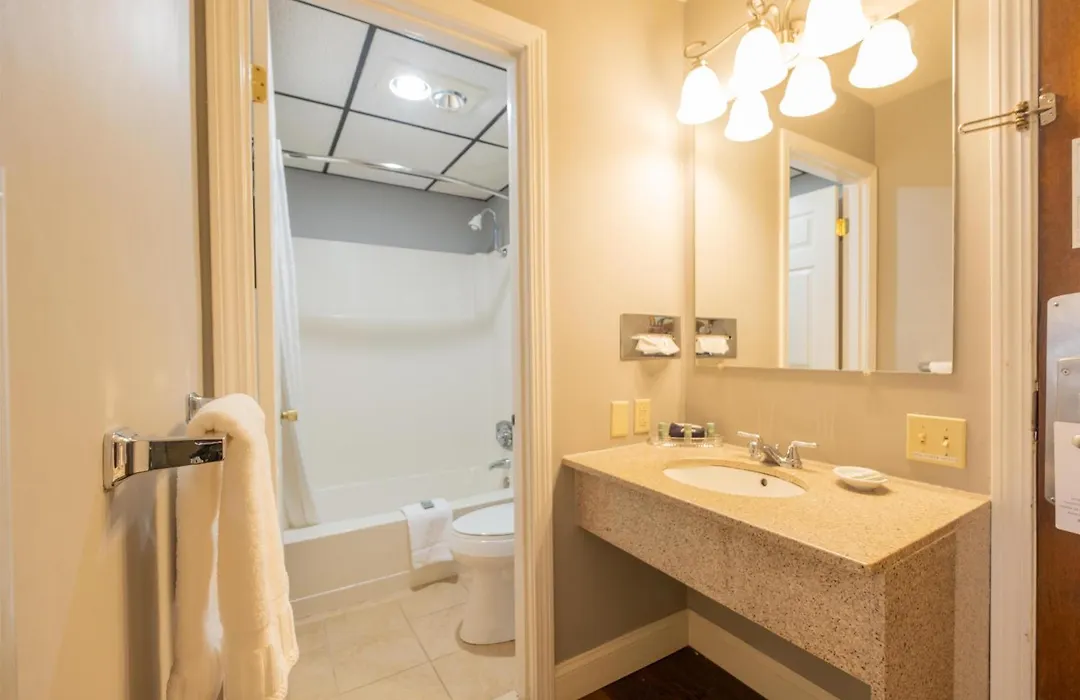 Fireside Inn And Suites Bangor-1