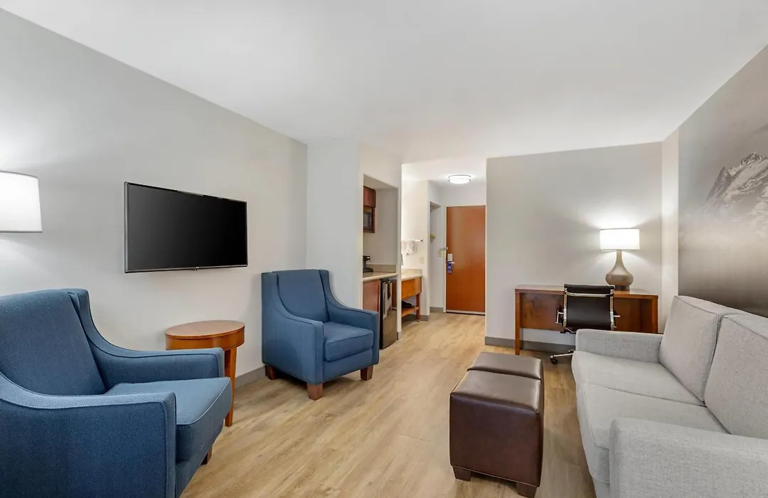 Comfort Suites Golden West on Evergreen Parkway-1