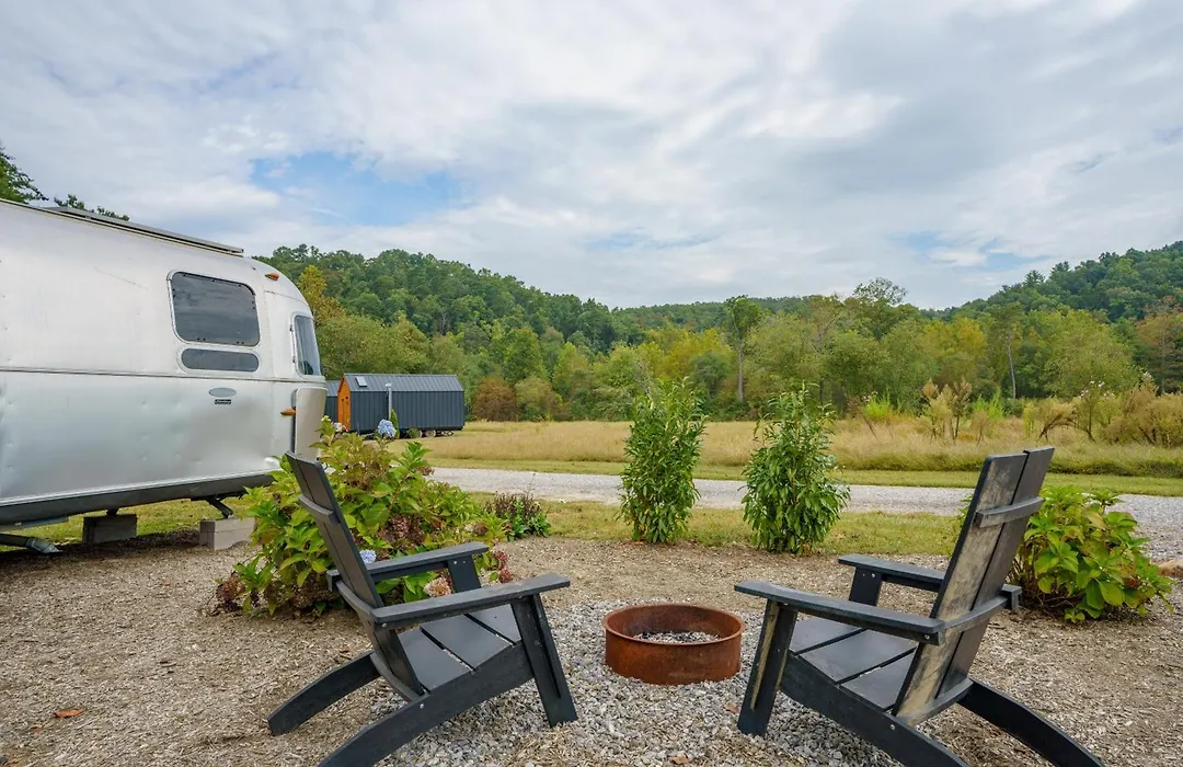 Asheville River Cabins, Worldhotels Backdrop-1