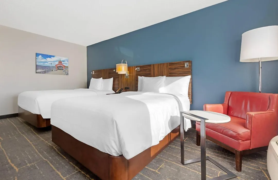 The Lux Hotel & Conference Center, An Ascend Collection Hotel-1