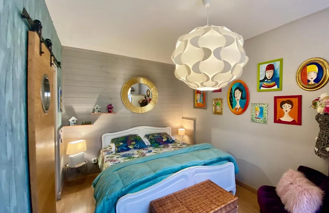 Domaine Ô Clair de Lune - Chambres d'Hôtes et Gîtes à Sarlat - Accès Cité Médiévale 5 minutes à pied - Parking - SPA&Massages en option - Piscine de saison-1