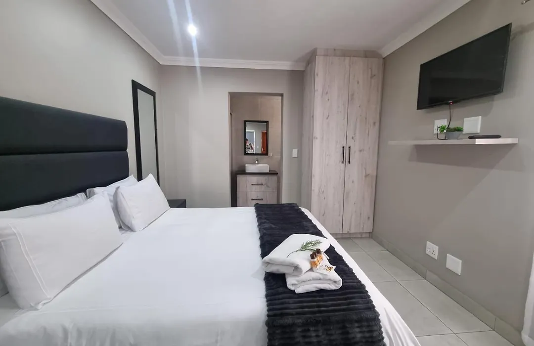Emerald Guesthouse-1