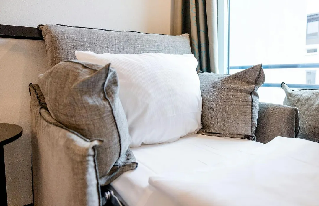 Motel One Dresden-Palaisplatz-1