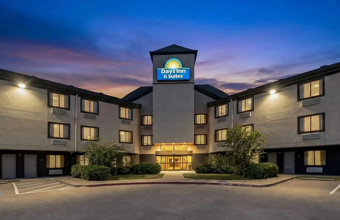 Days Inn & Suites By Wyndham Desoto-1