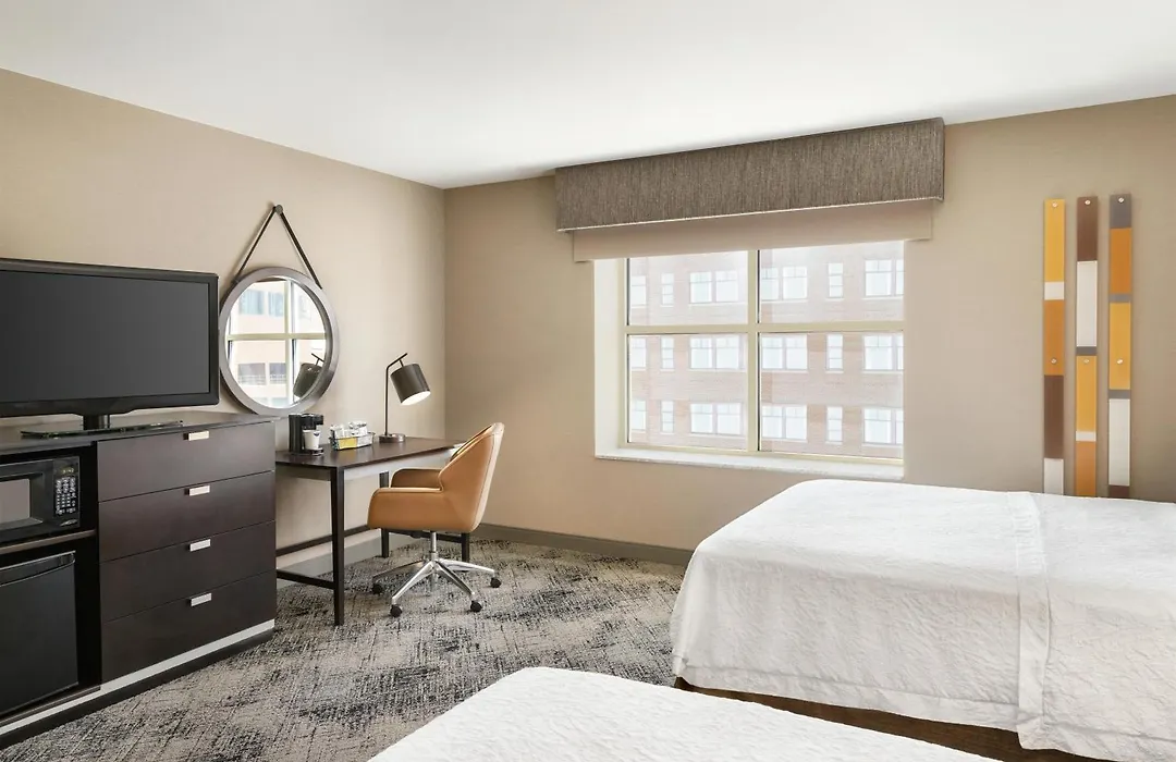 Hampton Inn Portland Downtown Waterfront-1
