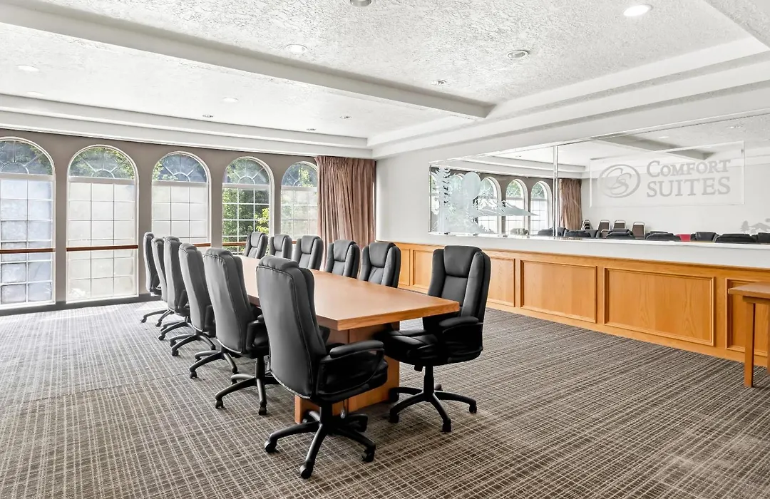 Comfort Suites Clackamas-1