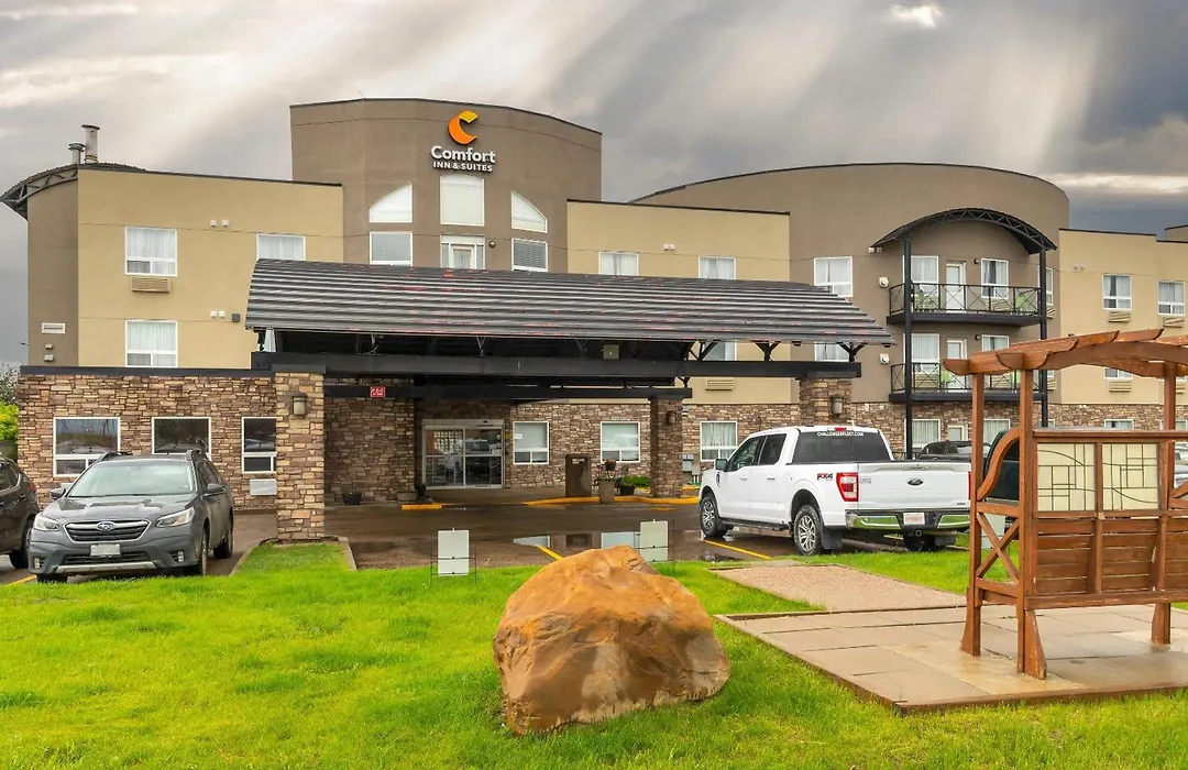 Comfort Inn & Suites-1