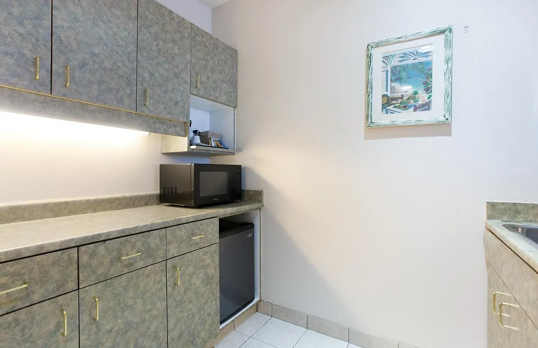 Lakeview Inns & Suites - Okotoks-1