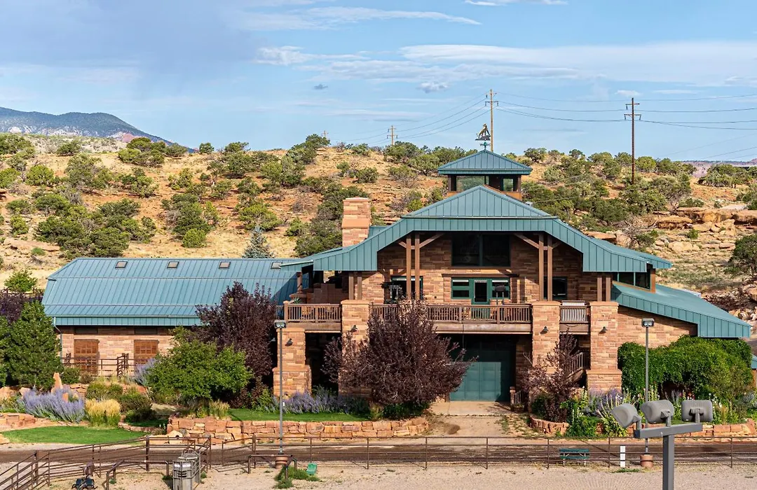 Cougar Ridge Resort-1