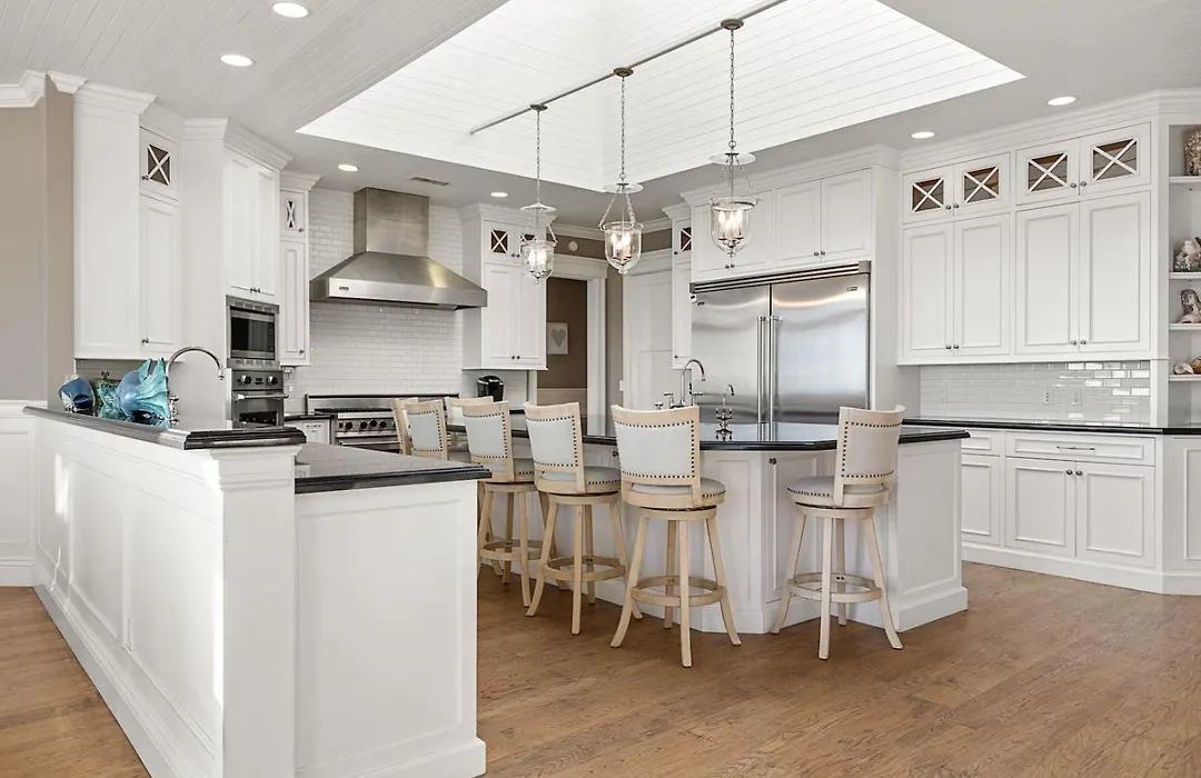 Malibu Dunes By Fieldtrip Expansive Hamptons-Style Estate W Private Beach Backyard-1