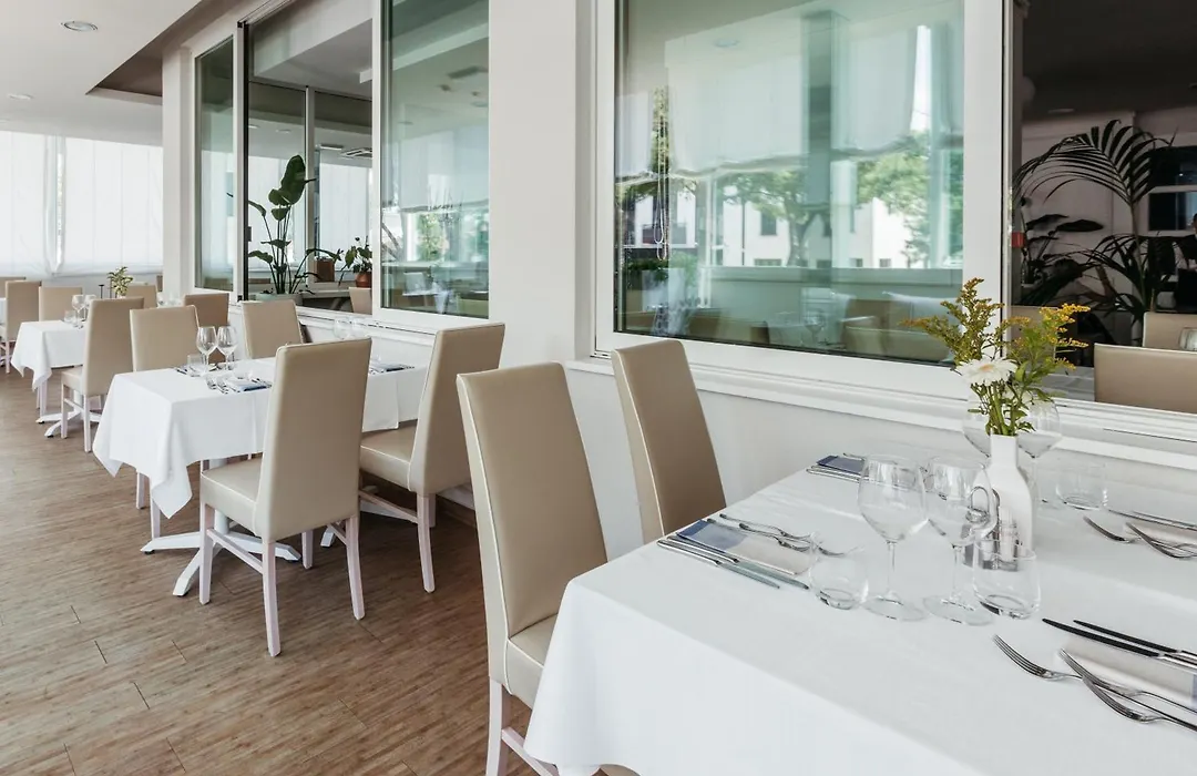 Hotel Cristallo-1