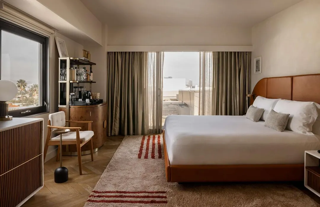 Sixty Beverly Hills-1