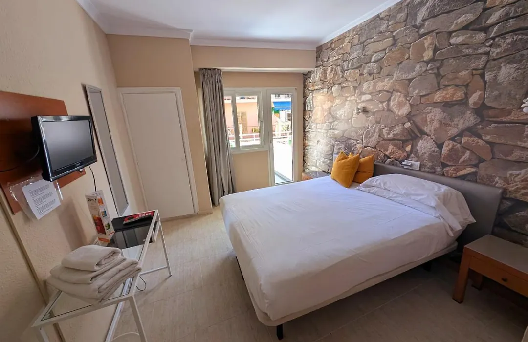Hostal Mar Del Plata (Adults Only)-1