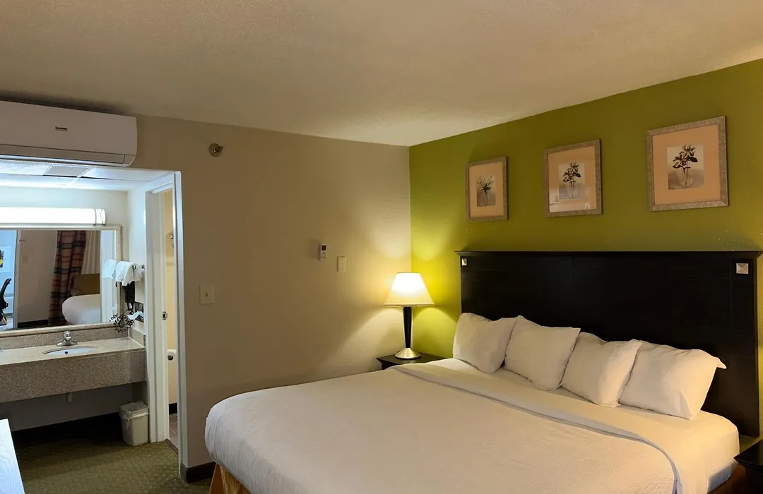 Quality Inn & Suites Moline Airport-1