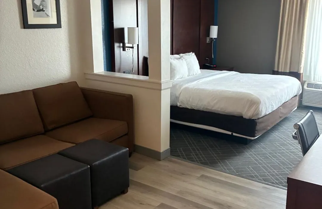 Comfort Inn & Suites Dayton Northwest - Englewood-1