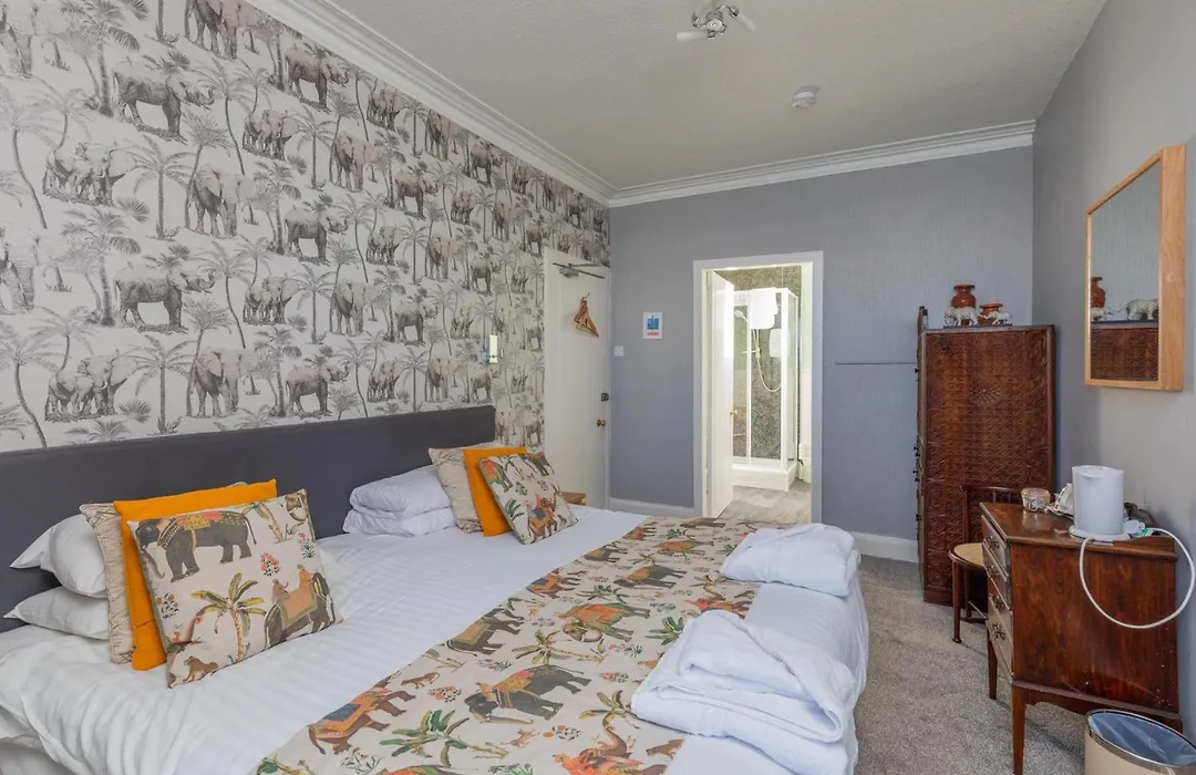 The Ardyne Guest House-1