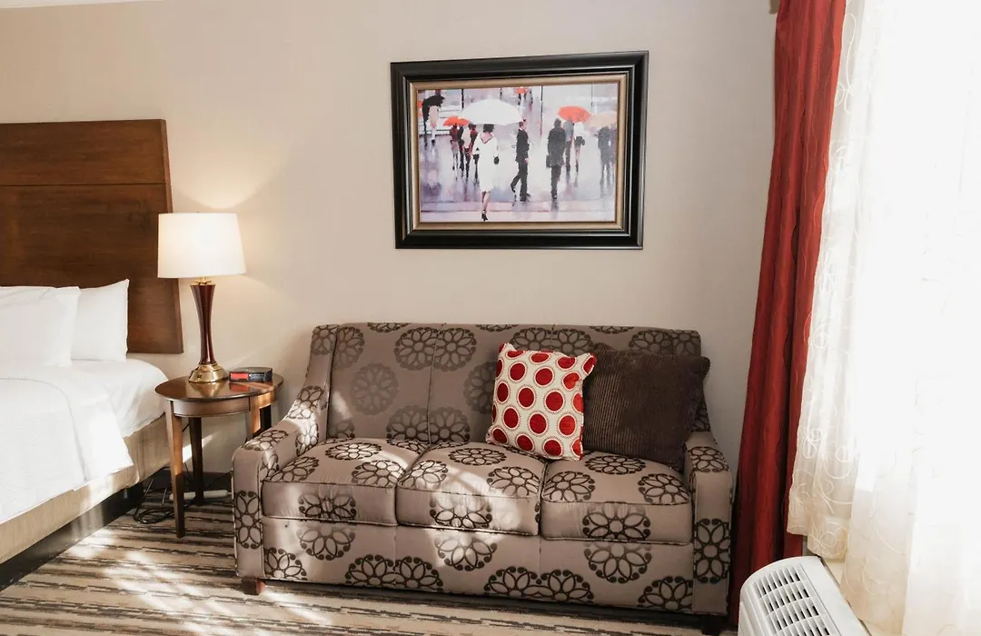 Colonial Hotel-1