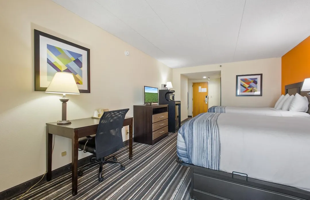 Crossroads Hotel And Huron Event Center-1