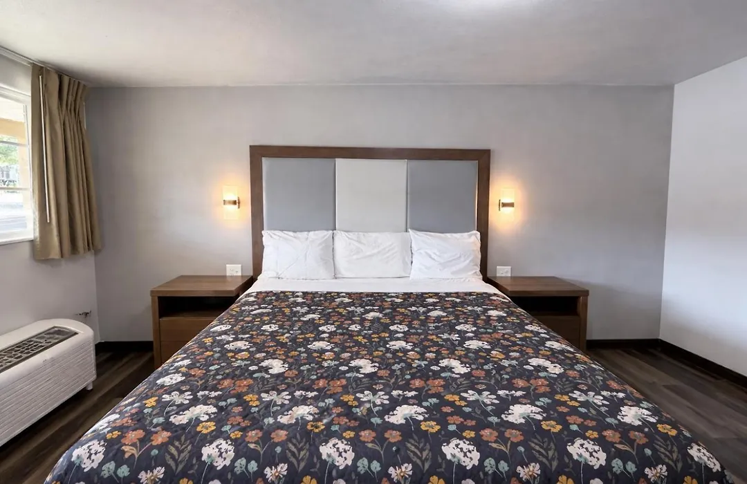 American Inn & Suites-1